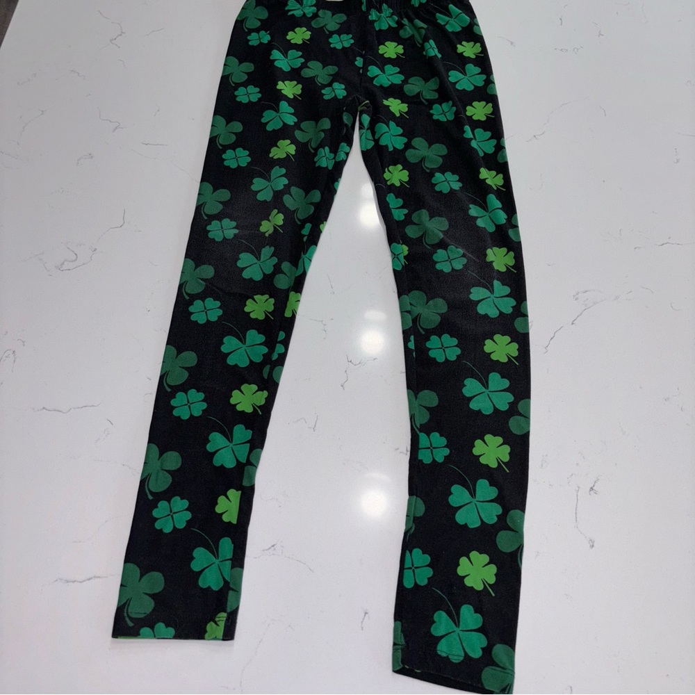 Women's Black Clover Print Leggings Stretchy - Size Medium